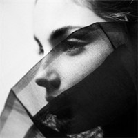 眼前的黑不是黑 黑白复古气质美女头像 眼前的黑不是黑 黑白复古气质美女头像