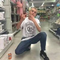 我会为你隐身守候 欧美帅气男生头像