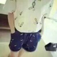 简单的女生半身的头像