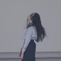 长发飘逸的个性女生头像