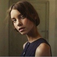 清新简约的女生欧美微信头像