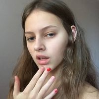 简约的清新的欧美女生头像