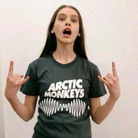 欧美女生的个性搞怪的微信头像
