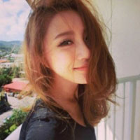 自信又很美丽的时尚长发美女头像 爱我就得一生