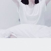 清新洁白的女生简单头像