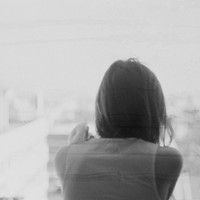 简约的黑白背影头像