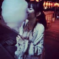 女生拿棉花糖的头像 棉花糖女生头像