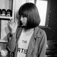 女生简约的黑白微信头像