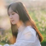 黑白女生头像 只是少了当初那种非要在一起的固