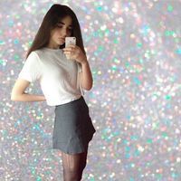 简约的自拍女生微信头像