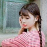 动漫头像男生女生都能用 粉红格子衫女生可爱微