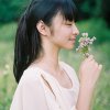 手捧花的女生头像 文艺女生头像 欣赏〈吶〉兲完