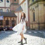 悲伤头像女生不带字 我用十年换句好久不见 意境