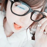 女生头像看起来很纯 女生伤感纯黑色头像