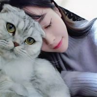 抱猫女生头像黑白 你走吧，别回头 可爱的女生微