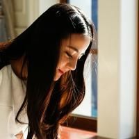 个性简约的长发女星头像