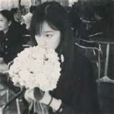 黑白微信头像女生带字 长不过执念 短不过善变