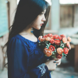 女生微信头像可爱的 手捧鲜花,只等你归 女生微信头像可爱的 手捧鲜花,只等你归