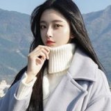 女生头像全身黑白照 你一句话可以暖我心房 也可
