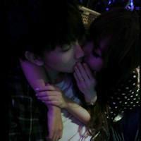 微信伤感接吻头像 微信接吻伤感情侣头像