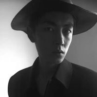 颓废忧郁微信男生头像超拽黑白控 优雅而充满阳