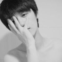 悲催的夹板男黑白头像