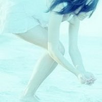 静态唯美女生裙子头像图片