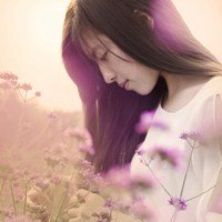 森系的意境微信头像：典雅菇凉，与花美同在