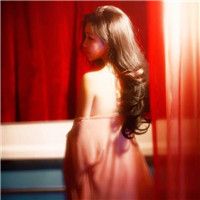 唯美漂亮的女生背影头像