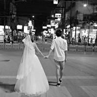牵手穿婚纱情侣微信头像 穿婚纱的微信情侣头像