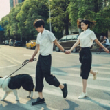 纯色背景动漫情侣头像一男一女情深似海的甜蜜