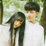 情侣头像卡通一左一右因为我爱你，所以放纵你