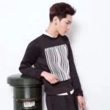 动漫情侣头像背影爱情是各自独立坚强，然后努