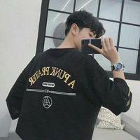 帅气拿手机耍酷的男生微信 男生拿手机图片个性