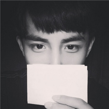 最新冷酷帅气的男生头像 我假装不在关心却刻骨