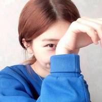 气质个性95后女生微信头像 誓言像一条船到不了