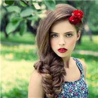 含苞待放为谁开 长发鲜花美女头