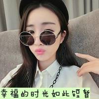 墨镜装酷嘟嘴卖萌 样样都行
