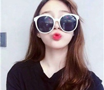 每一次再见给遇见留可能爱耍酷的戴眼镜帅气女