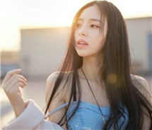 清纯直长发美女侧脸头像