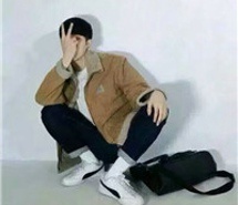 背上背包去流浪 阳光男孩背包帅哥微信头像