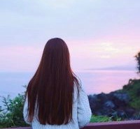 梨花飞雪影无眠微信女生头像