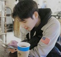 成熟气质男生微信头像