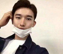 死皮赖脸的挽留过很多  微信男生头像