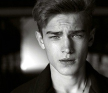 欧美伤感意境黑白男生头像