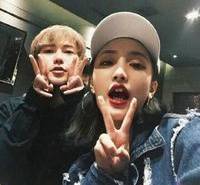 爱我就带我吃遍所有好吃的  情侣头像