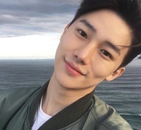 一壶烈酒陪你谈天说地伴你久久 小鲜肉头像