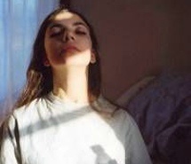 高挑气质长发欧美女生头像图片