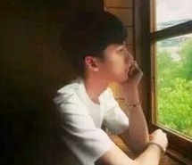 靠窗男生头像