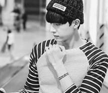 安静男生的侧脸让你心动了吗